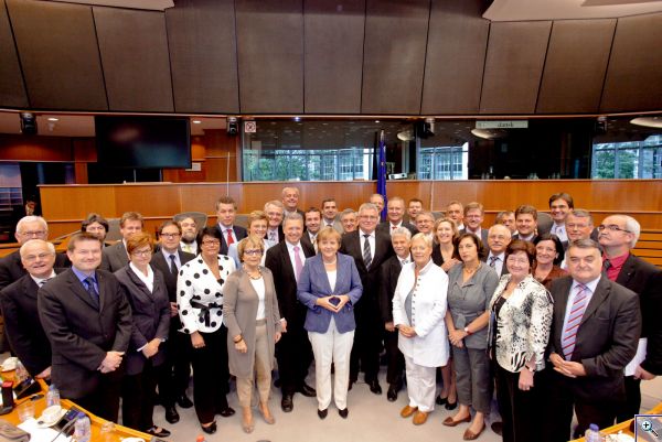 Die Deutsche Gruppe mit Bundeskanzlerin Merkel im Europ�ischen Parlament