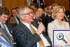 Der Europa-Abgeordnete Prof. Dr. Mayer w�hrend der Diskussion beim 12. Europ�ischen Wirtschaftsgespr�ch in Berlin. Neben Prof. Dr. Mayer sitzt die Europa-Abgeordnete Dr. Angelika Niebler, links hinter Prof. Dr. Mayer sitzt der Europa-Abgeordnete Dr. Andreas Schwab.
