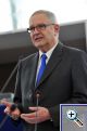 Die �berarbeitung der EU-Verordnung zu Fluggastrechten im Europ�ischen Parlament ist abgeschlossen. Heute verabschiedete das Plenum des Europaparlaments seine Position. Die Regelungen f�r Erstattungen bei gr��eren Versp�tungen, �berbuchungen oder Ausf�llen werden neu gefasst. 