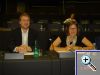 Bernd Rakers (Bremen) zusammen mit der Journalistin Anne-Marie Struss-von Poellnitz in einer Sitzung im Europ�ischen Parlaments in Strassburg.