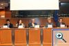 Von links: Viktor Sata, EVP Fraktion, Julia Lindemann, B�roleiterin Prof. Mayer, Prof. Hans -Peter Mayer, MdEP und Berichterstatter, Kommissarin Vivianne Reding, Head of Unit Dirk Staudenmayer